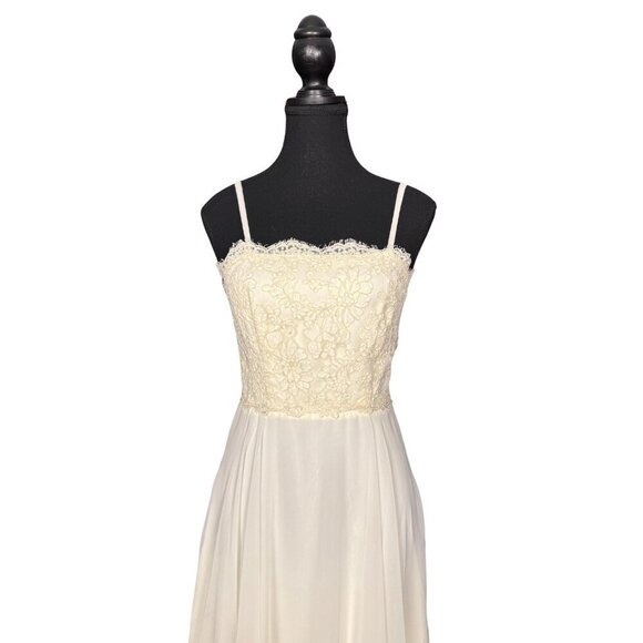 Romantic Off White Lace Gown Vintage Maxi Dress for Rehearsal Dinner Bridal - Picture 2 of 9